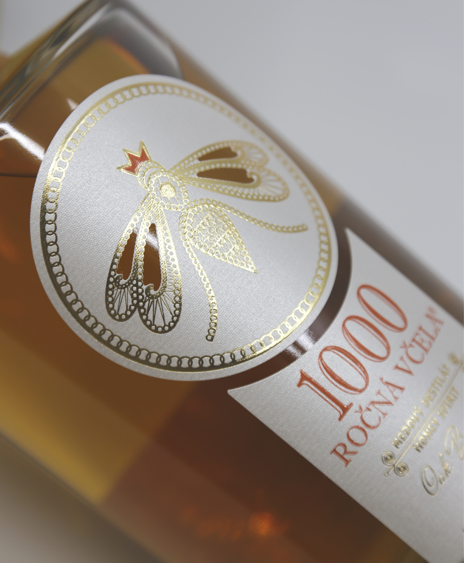 Medový destilát - 1000 ročná včela 52% 0.7l